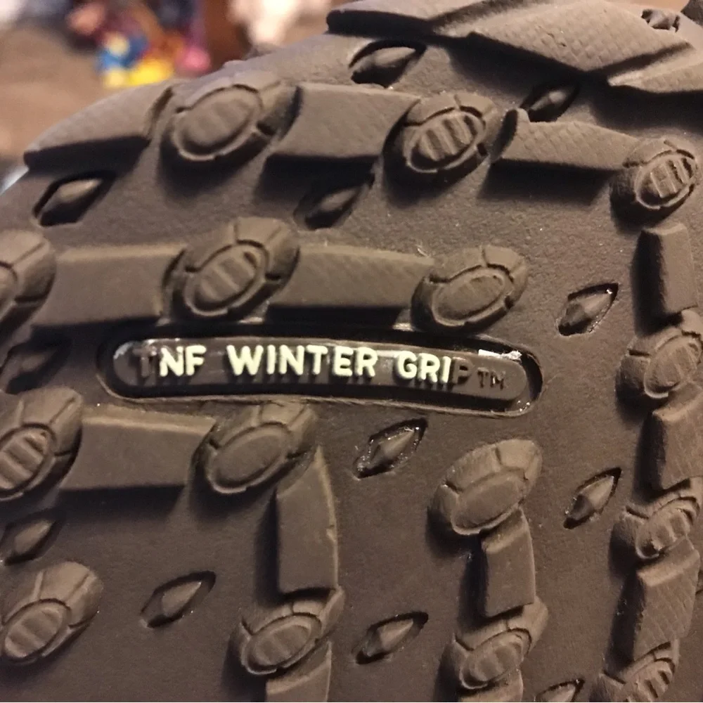 Youths The North Face Filles winter boots size 6 Excellent condition